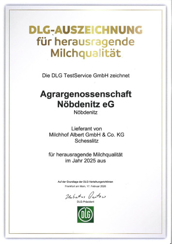 Die Agrargenossenschaft Nöbdenitz erhielt von der DLG TestService GmbH die DLG Auszeichnung für herausragende Milchqualität im Jahr 2025 an Lieferanten Milchhof Albert GmbH aus Schesslitz.